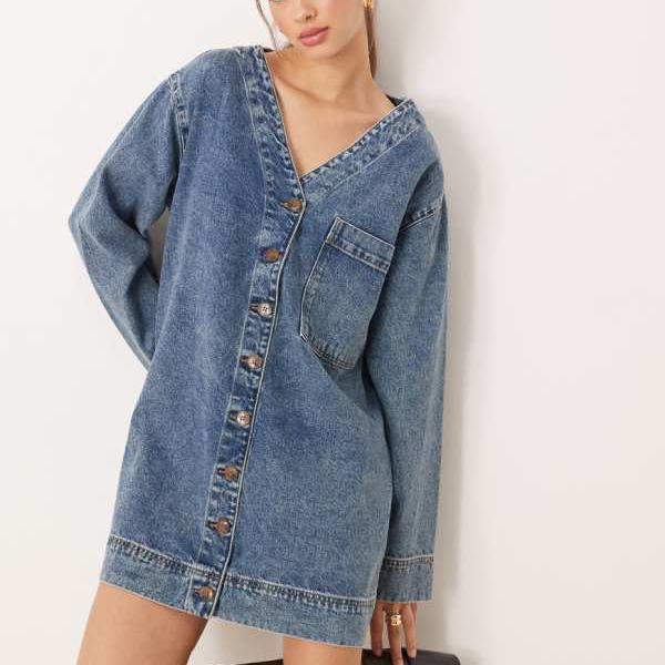 エイソス ASOS asos ASOS DESIGN デニム ボックス型 Vネック シャツドレス（ポケット付き、ヴィンテージブルー） ワンピース レディース 女性 インポートブランド 小さいサイズから大きいサイズまで