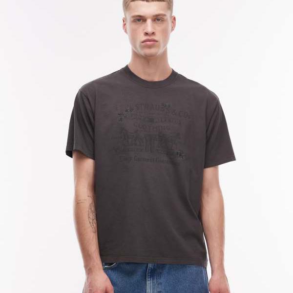 リーヴァイズジーンズ  Levi\u0027s リーヴァイズジーンズのウエスタングラフィックヴィンテージフィットティーシャツ（黒いこと） トップス メンズ 成人男性 インポートブランド ごく小さい大きさから大層らしい大きさまで