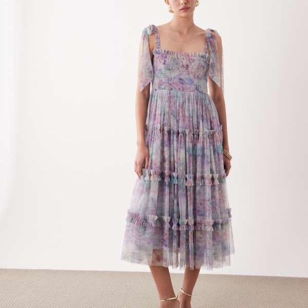 Lace & Beads レースとビーズのリボンショルダーシャーリングフリルミディドレス（パープル抽象柄） ワンピース レディース 女性 インポートブランド 小さいサイズから大きいサイズまで｜セレクトショップ　Diva　Closet