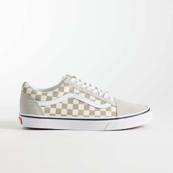 ヴァンズ Vans VANS バンズ ベージュのVans Old Skoolチェッカーボードスニーカー 靴 レディース 女性 インポートブランド 小さいサイズから大きいサイズまで