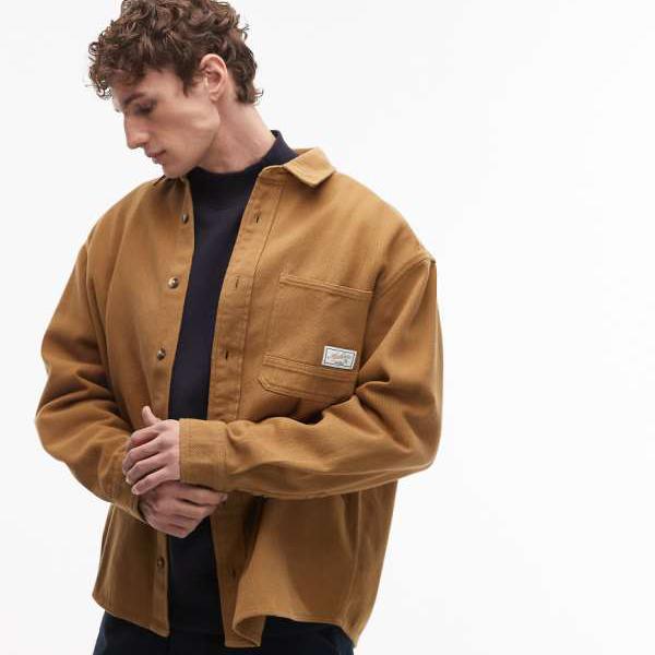 エイソス ASOS asos ASOS DESIGN コットンツイル オーバーサイズ シャツ（バッジ付き、ブラウン） トップス メンズ 男性 インポートブランド 小さいサイズから大きいサイズまで