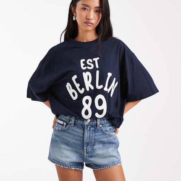 カルバンクラインジーンズ Calvin Klein Jeans カルバン・クライン・ジーンズの不都合製作デニムホットパンツ（ダークウォッシュ） ズボン下 下つ方 レディース 成人女性 インポートブランド 弱められた大きさから馬鹿でかい大きさまで