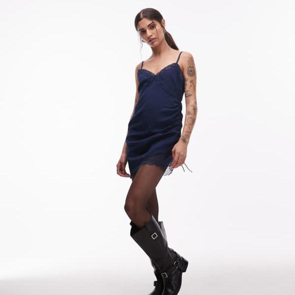 エイソス ASOS asos ASOS DESIGN キャミソール スピード競技刈り込み 繻子 横すべり ミニ御召しもの（米国海軍） 衣装 レディース 成人女性 インポートブランド 弱められた大きさから馬鹿でかい大きさまで