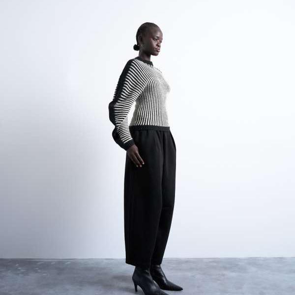 トップショップ Topshop TOPSHOP トップショップのオーバーサイズバレルレッグジョガー（ブラック） パンツ ボトム レディース 女性 インポートブランド 小さいサイズから大きいサイズまで