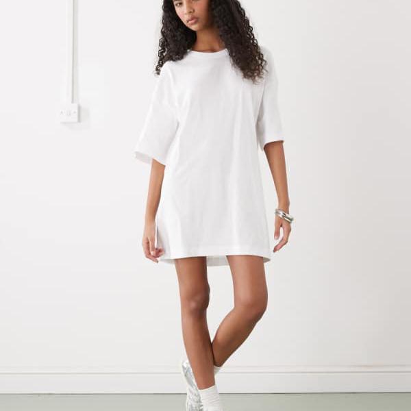 ウィークデイ Weekday 平日のオーバーサイズTシャツドレス（白） トップス レディース 女性 インポートブランド 小さいサイズから大きいサイズまで｜セレクトショップ　Diva　Closet