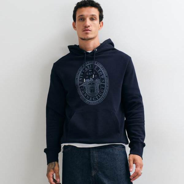 ガント Gant Gant バーシティ チェスト グラフィック ロゴ フーディー（ネイビー） トップス メンズ 男性 インポートブランド 小さいサイズから大きいサイズまで｜セレクトショップ　Diva　Closet 37,700円