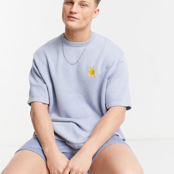 限定製作 楽天市場 エイソス Asos Asos Asosdesignのニットコーディネイトtシャツに太陽の刺繍が淡いブルーで施されています トップス メンズ 男性 インポートブランド 小さいサイズから大きいサイズまで セレクトショップ Diva Closet 保障できる Novaescuela Edu Pe