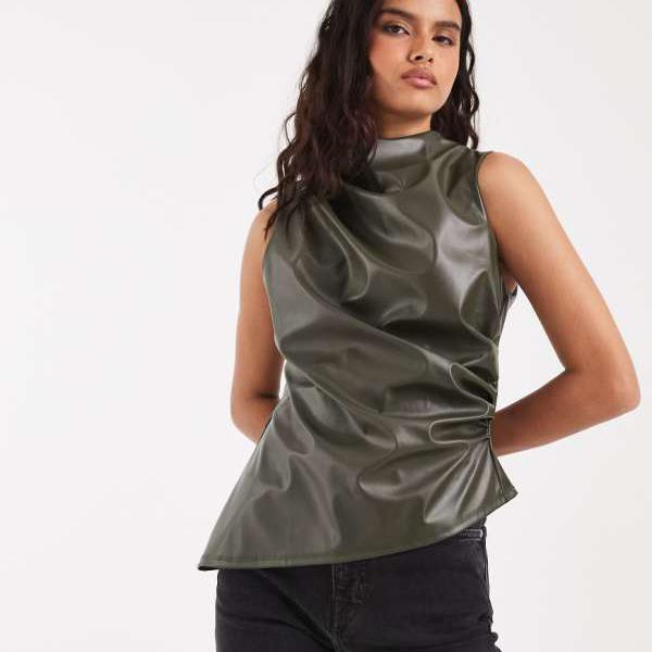 リバーアイランド  River Island RIVER ISLAND リバーアイランドのギャザー入り口・入口フェイクレザートップ（カーキ色） トップス レディース 亭主もち インポートブランド ごく小さい大きさから大層らしい大きさまで
