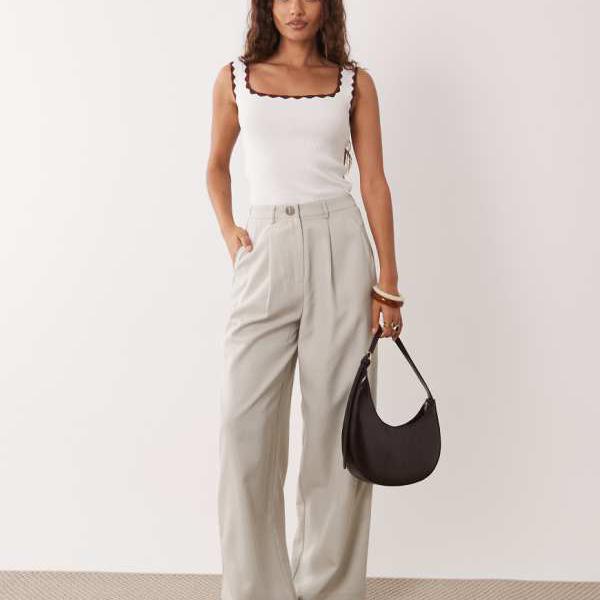 ミスセルフリッジ Miss Selfridge  ミスセルフリッジプチテーラードワイドレッグトラウザー（ともし火薄墨色） ズボン下 下つ方 レディース 成人女性 インポートブランド 弱められた大きさから馬鹿でかい大きさまで