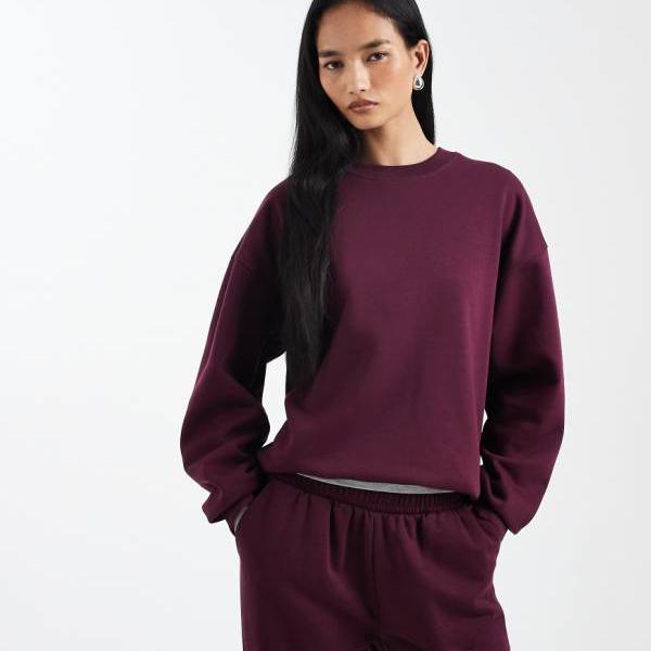 エイソス ASOS asos ASOS DESIGN 究極のオーバーサイズ ブラッシュバック スウェットシャツ(プラム) トップス レディース 女性 インポートブランド 小さいサイズから大きいサイズまで