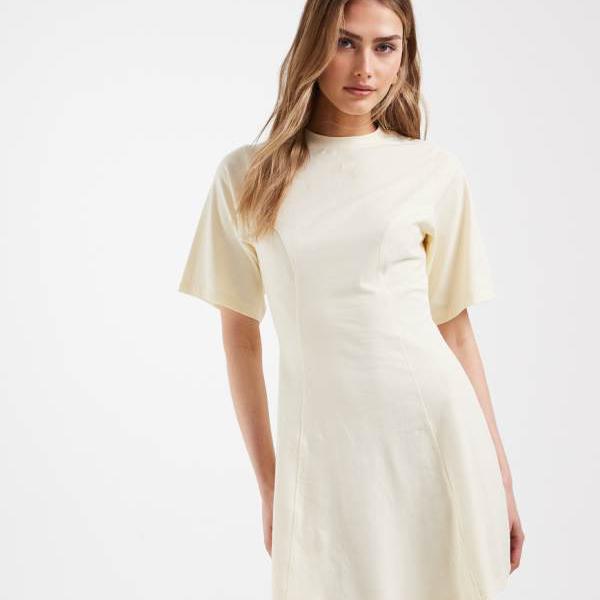 エイソス ASOS asos ASOS DESIGN ウエストを絞ったシームディテールのミニドレス（バターミルク色） ワンピース レディース 女性 インポートブランド 小さいサイズから大きいサイズまで