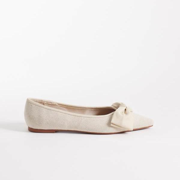 エイソス ASOS asos ASOS DESIGN ワイドフィット ラングストン リボン付きポインテッドトゥ バレエシューズ（天然素材） 靴 レディース 女性 インポートブランド 小さいサイズから大きいサイズまで