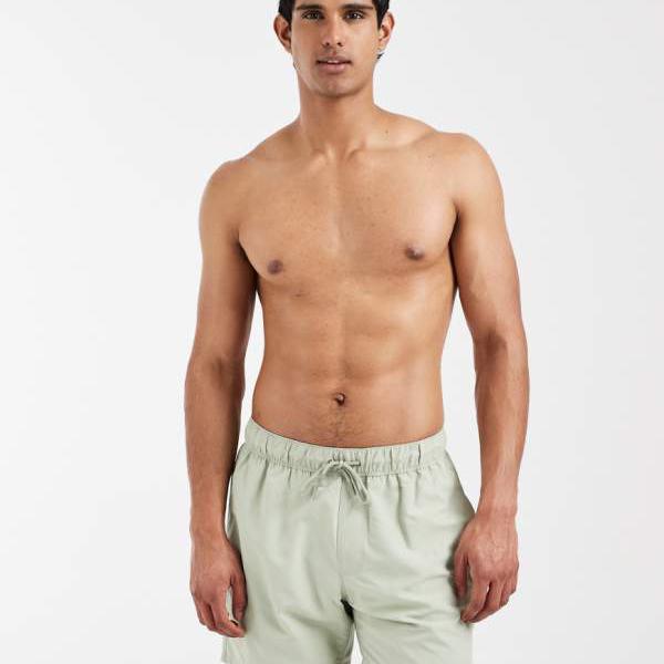 エイソス ASOS asos ASOS DESIGNのミドル丈スイムショーツ（セージグリーン） 水着 メンズ 男性 インポートブランド 小さいサイズから大きいサイズまで