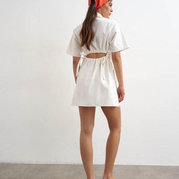 トップショップ Topshop TOPSHOP トップショップのデニムシャツドレス、背中カットアウトデザイン、ホワイト ワンピース レディース 女性 インポートブランド 小さいサイズから大きいサイズまで｜セレクトショップ　Diva　Closet