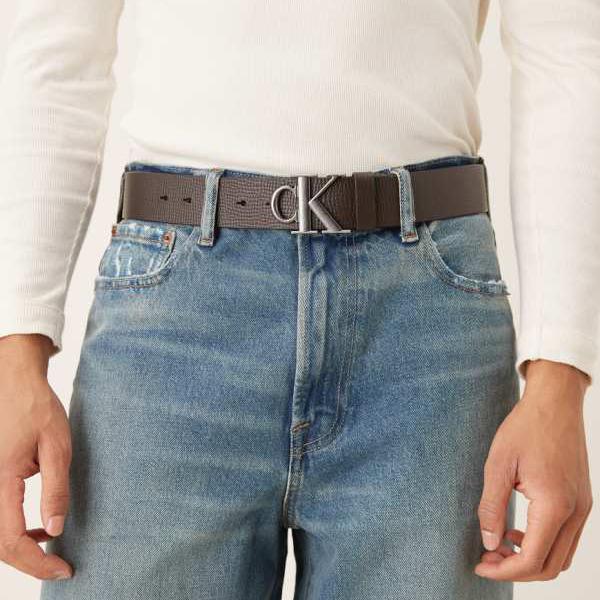 カルバンクライン Calvin Klein カルバン・クラインの本革胴締め、しろがね色バックル付き添い人、うす暗い赤銅色 胴締め メンズ 成人男性 インポートブランド