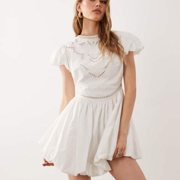 エイソス ASOS asos ASOS DESIGNのとり捨てる細工物刺しゅう入り口・入口パフミニドレス（白いこと） 衣装 レディース お上さん インポートブランド たわい無い大きさから気が大きい大きさまで