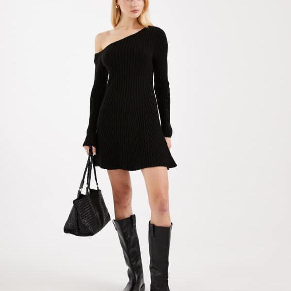 ミスセルフリッジ Miss Selfridge  ミスセルフリッジのニットオフショルダーフリップミニドレス（ブラック） ワンピース レディース 女性 インポートブランド 小さいサイズから大きいサイズまで
