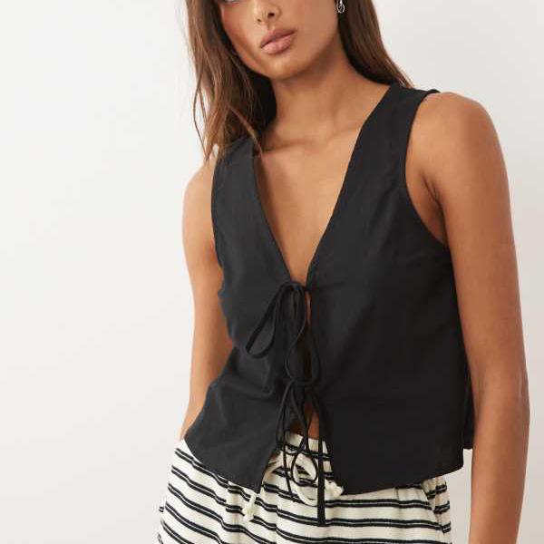 ミスセルフリッジ Miss Selfridge  ミス・セルフリッジのリネン混紡タイフロントトップス（黒いこと） トップス レディース 御上さん インポートブランド 小っちゃい大きさから途轍も無い大きさまで