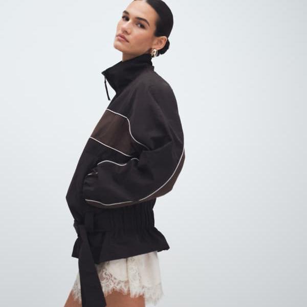 エイソス ASOS asos ASOS DESIGN ドロップベルト ファンネル テック トラックジャケット（チョコレート） アウター レディース 女性 インポートブランド 小さいサイズから大きいサイズまで 19,900円