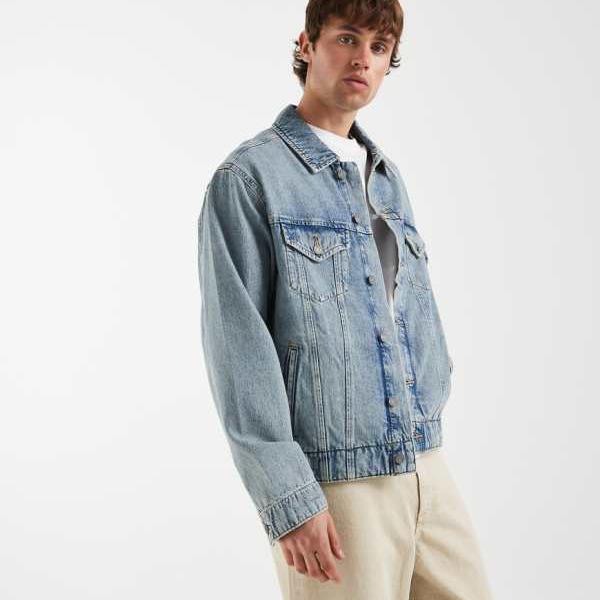 エイソス ASOS asos ASOS DESIGN Circular Design Collection デニムトラッカージャケット（ヴィンテージウォッシュブルー） かぶり笠 メンズ 成人男性 インポートブランド