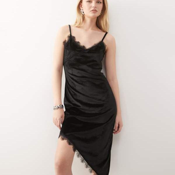 ミスセルフリッジ Miss Selfridge ミスセルフリッジのアシンメトリーベルベットキャミミニドレス（レーストリム付き、ブラック） ワンピース レディース 女性 インポートブランド 小さいサイズから大きいサイズまで