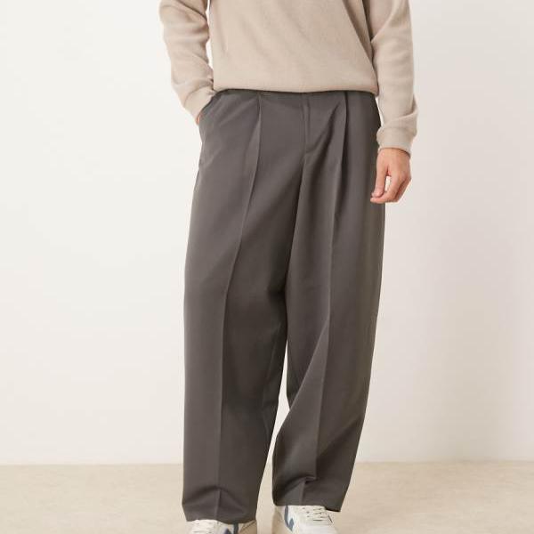 エイソス ASOS asos ASOS DESIGN スマートプリーツエクストリームテーパードトラウザーズ（チャコール） パンツ ボトム メンズ 男性 インポートブランド 小さいサイズから大きいサイズまで