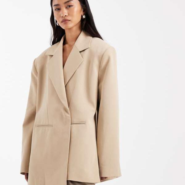 エイソス ASOS asos ASOS DESIGN Aラインオーバーサイズブレザー（キャメル） アウター レディース 女性 インポートブランド 小さいサイズから大きいサイズまで