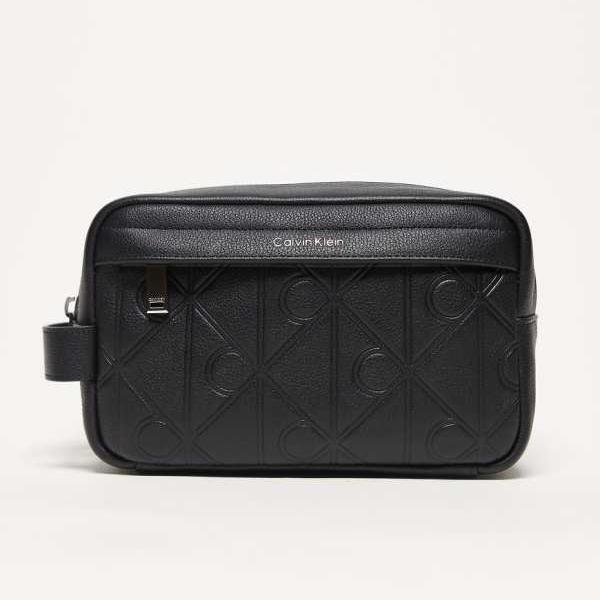 カルバンクライン Calvin Klein カルバン・クラインの本革エンブレムウォッシュバッグ（ブラック） バック 鞄 メンズ 男性 インポートブランド