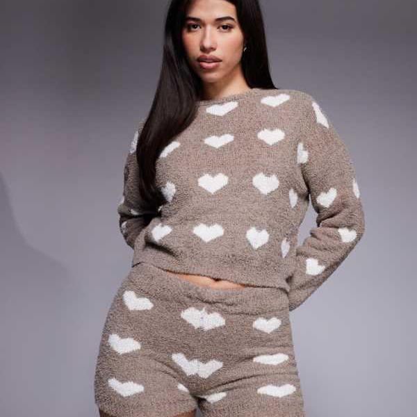 リバーアイランド River Island RIVER ISLAND リバーアイランドのふわふわハート柄のコージーショーツセット（ブラウン） パンツ ボトム レディース 女性 インポートブランド 小さいサイズから大きいサイズまで