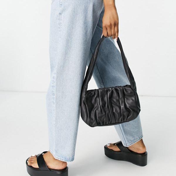 安い購入 エイソス Asos Asos Asosdesignレザーシャーリング90年代ショルダーバッグブラック 鞄 レディース 女性 インポートブランド 60 Off Www Masterworksfineart Com