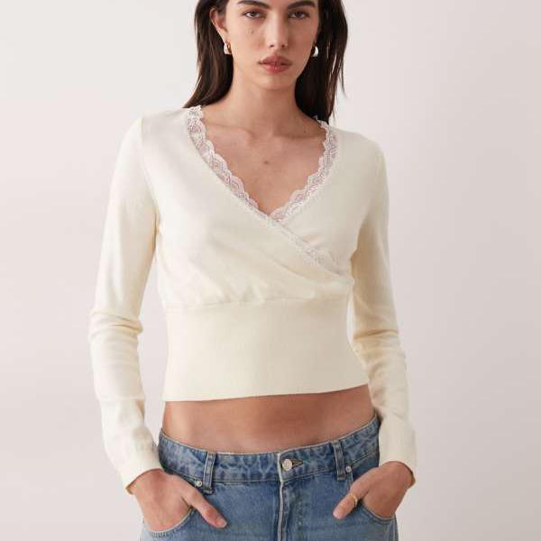 ミスセルフリッジ Miss Selfridge  ミスセルフリッジのレーストリムディテールが施されたニットラップトップ トップス レディース お上さん インポートブランド ごく小さい大いさから惜しみ無い大いさまで レディースファッション-その他-トップス