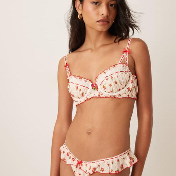 For Love & Lemons リア フローラルプリント ソングセットアップ（クリーム色） 下着 レディース 女性 インポートブランド 小さいサイズから大きいサイズまで｜セレクトショップ　Diva　Closet