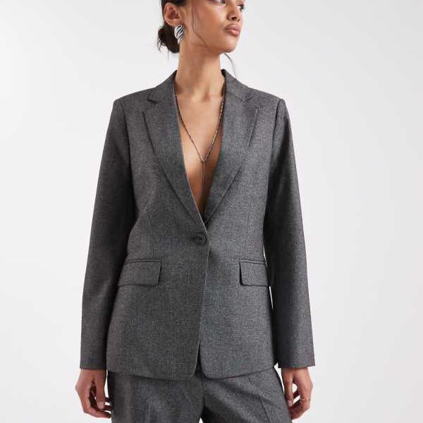 ヴェロモーダ Vero Moda ヴェロモーダのオーバーサイズテーラードブレザーコーデ(ダークグレーメランジ) アウター レディース 女性 インポートブランド 小さいサイズから大きいサイズまで