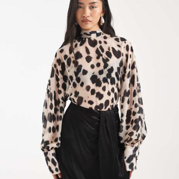 エイソス ASOS asos ASOS DESIGN バットウィング ハイネック ブラウス（アニマルプリント） トップス レディース 女性 インポートブランド 小さいサイズから大きいサイズまで