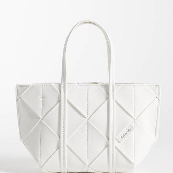 カルバンクライン Calvin Klein カルバン・クラインの織りミニトートバッグ（ホワイト） 鞄 レディース 女性 インポートブランド