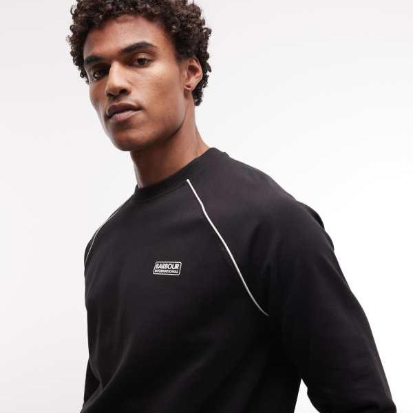 バブアーインターナショナル Barbour バブアー バーバー世界的 目じるしジェラルド・r・フォード 労働者の一団のど首 ロゴタイプ トレーナー 黒いこと トップス メンズ 成人男性 インポートブランド たわい無い大きさから気が大きい大きさまで