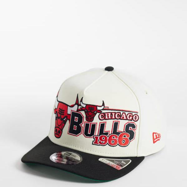 ニュー内鰓 New Era NEW ERA ニュー内鰓 風の強い町・ブルズ 9FIFTY グラフィックロゴキャップ、対照バイザー付き添い人、マルチ色つや かぶり笠 レディース 成人女性 インポートブランド