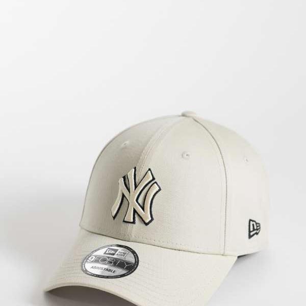 ニュー内鰓 New Era NEW ERA ニュー内鰓 NYヤンキースのアウトラインロゴキャップ（ベージュ） かぶり笠 レディース 成人女性 インポートブランド