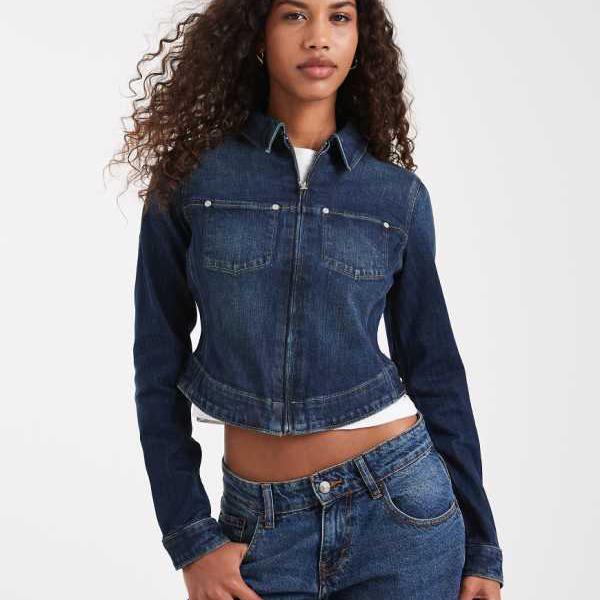 リーバイス Levi's リーバイスの90年代風シュリンクデニムトラッカージャケット（ライトブルー） 帽子 レディース 女性 インポートブランド