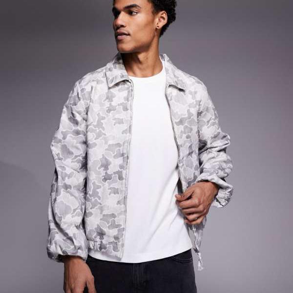 エイソス ASOS asos ASOS DESIGN ボンバージャケット(グレー、カモフラージュ柄) アウター メンズ 男性 インポートブランド 小さいサイズから大きいサイズまで