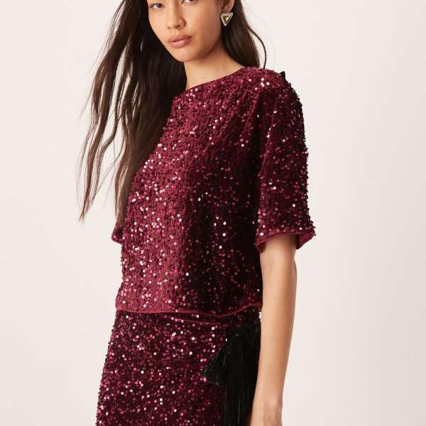 エイソス ASOS asos ASOS DESIGN ベルベット スパンコール 半袖 コーディネートTシャツ（バーガンディ） パンツ ボトム レディース 女性 インポートブランド 小さいサイズから大きいサイズまで