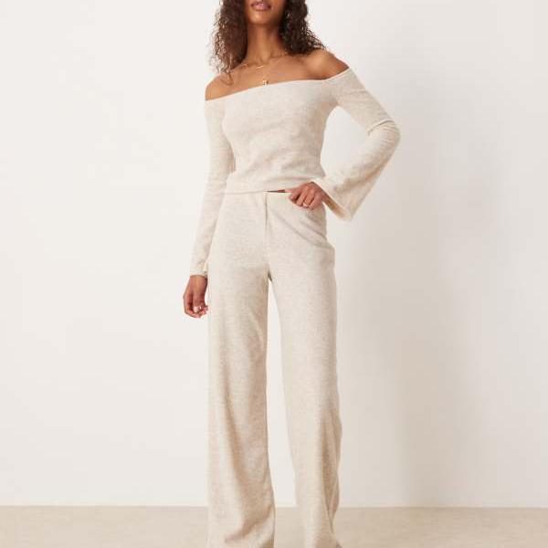 エイソス ASOS asos ASOS DESIGN コーデュロイ ブラッシュド リブ ワイドレッグ トラウザーズ（オートミール） パンツ ボトム レディース 女性 インポートブランド 小さいサイズから大きいサイズまで