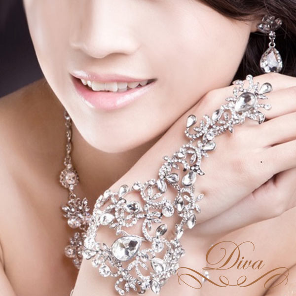 結婚式 ブライダル ネックレス アクセサリー セット 二次会 小物 ジュエリー ウェディング ブライダルアクセサリー ウェディングブレスレット ブライダル フィンガーレス 指輪付き ブレスレット グローブ ビジュー シルバー 大人 パーティー レトロ 上品 Umu Ac Ug