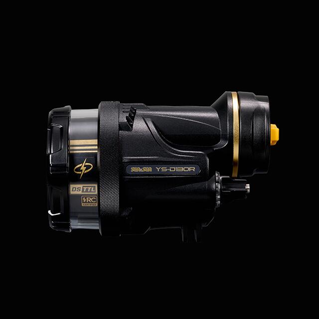 SEA & SEA シーアンドシー YS-D130R Pro Package プロパッケージ [03133] 専用リチウムイオン充電池とチャージャーセット 水中ストロボ LCD表示パネル 色温度 5600K 耐圧水深 100m