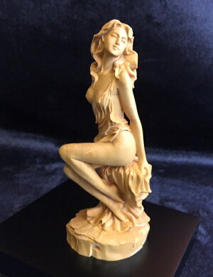楽天市場】【代引き不可】本黄楊 乙女のときめき 置物 オブジェ 美人像