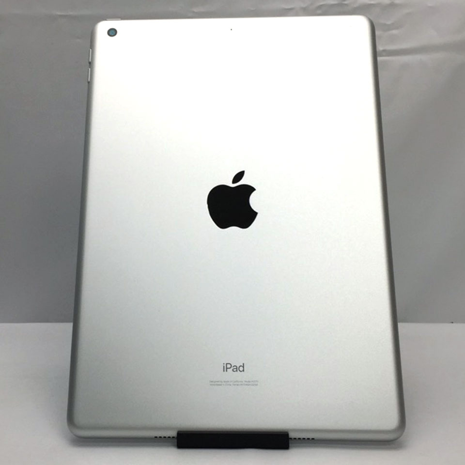 【中古】 Apple iPad 10.2インチ 第8世代 Wi-Fi 32GB シルバー MYLA2J/A (A2270) iPad /iPadOS 26.2 /32GB / 発売時期2020年~