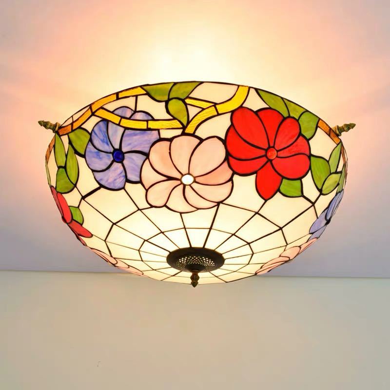ステンドグラス．ペンダントライト豪華天井照明ステンドグラスランプ ガラス工芸品　幅65cm 電源直結タイプ