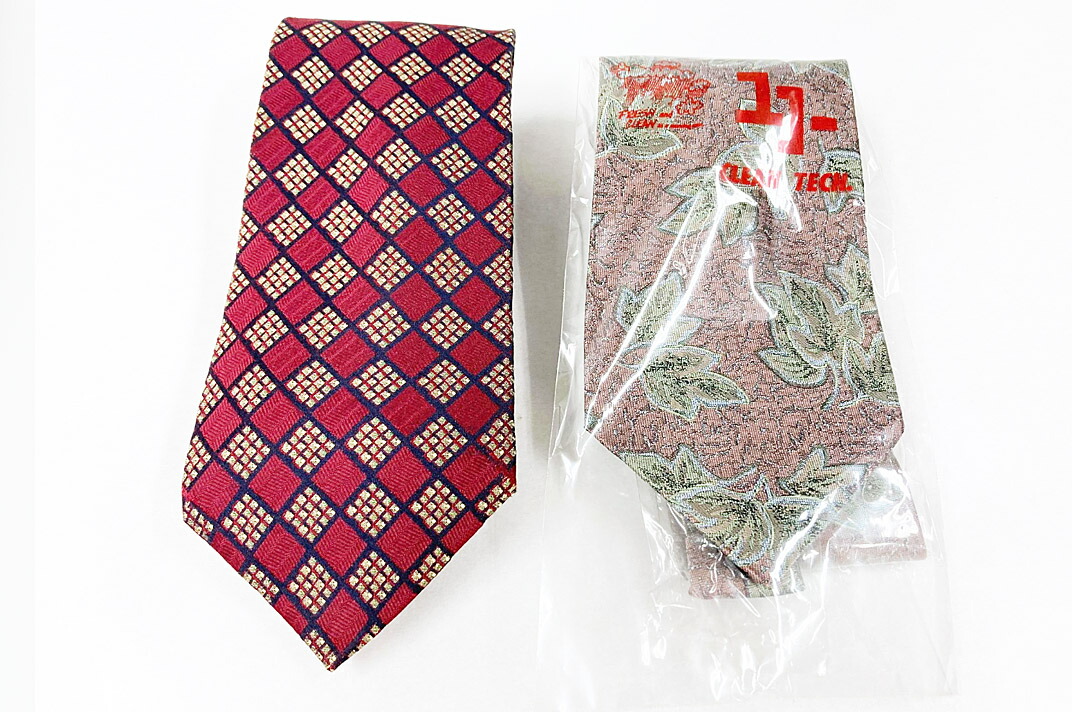 新品 希少カラー 抹茶グリーン Yves saint Laurent ネクタイ イヴ・サンローラン ネクタイ 緑色 ボタニカル調リーフ柄 絹
