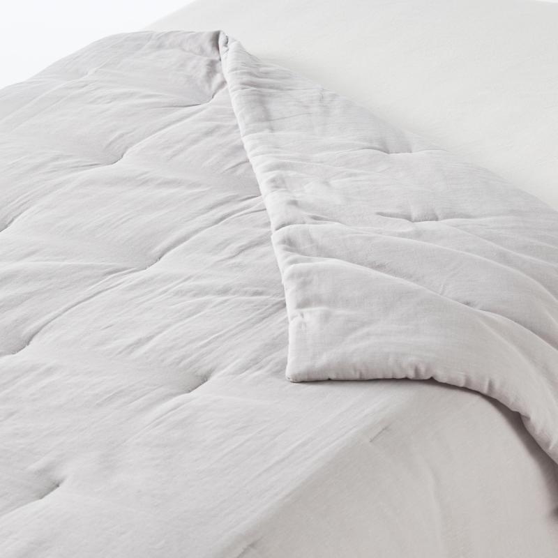 Muji GRAY DOWN DUVET 中程度のボリューム Qサイズ 西友富士今泉】寒い季節にピッタリのアイテムをご紹介します！｜ 無印良品