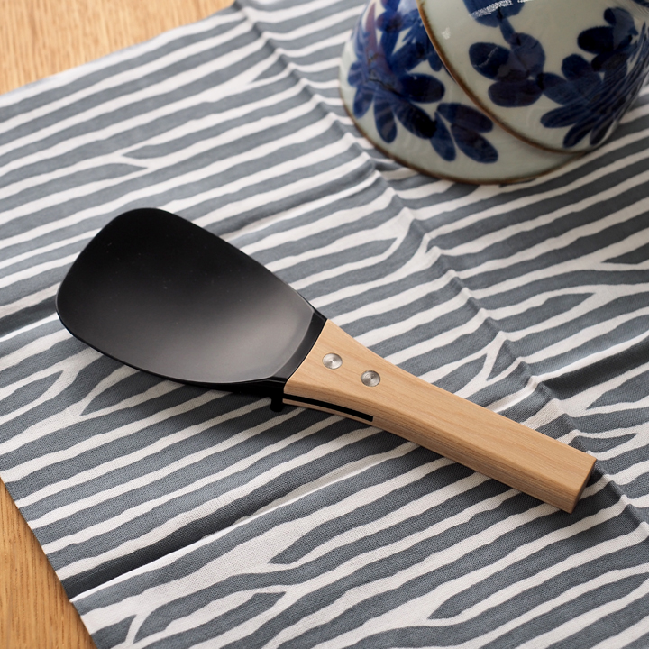 ★日本製★ プリンス工業「宴」フッ素樹脂しゃもじ 黒×肌【新品・未使用】 ☆日本製☆ プリンス工業「宴」フッ素樹脂しゃもじ 黒×肌【新品